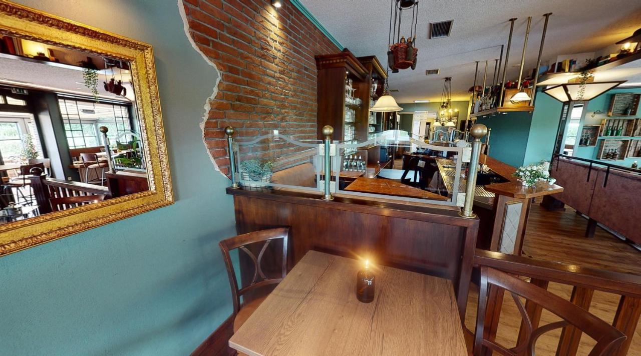 Paga - Parkgaststaette Hotel Ehrenburg ภายนอก รูปภาพ