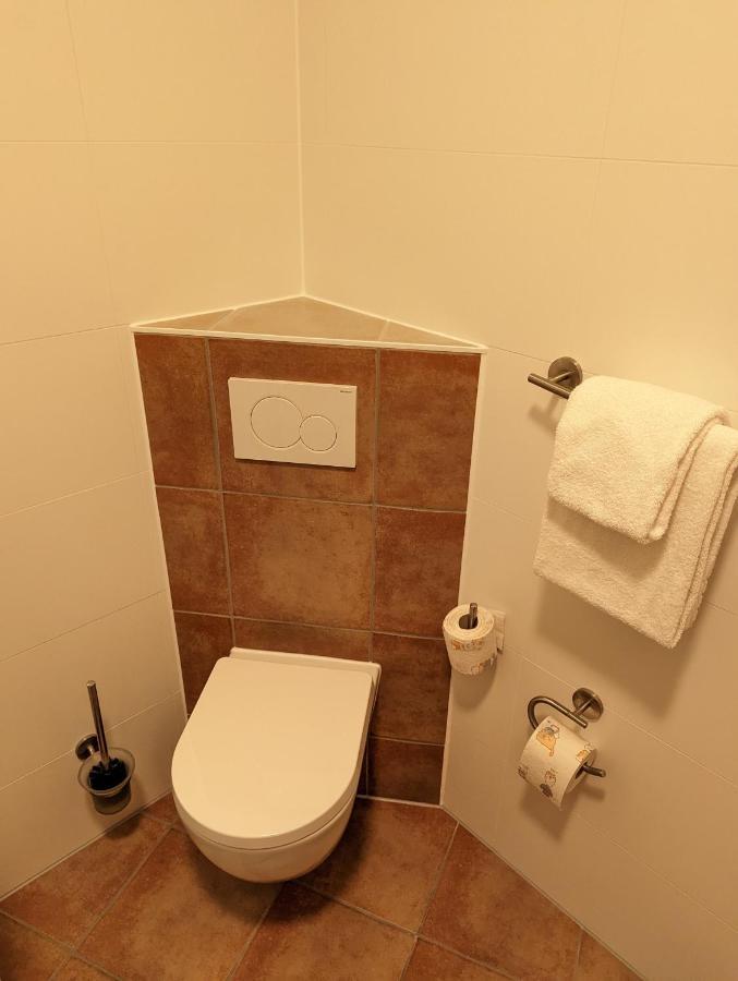 Paga - Parkgaststaette Hotel Ehrenburg ภายนอก รูปภาพ