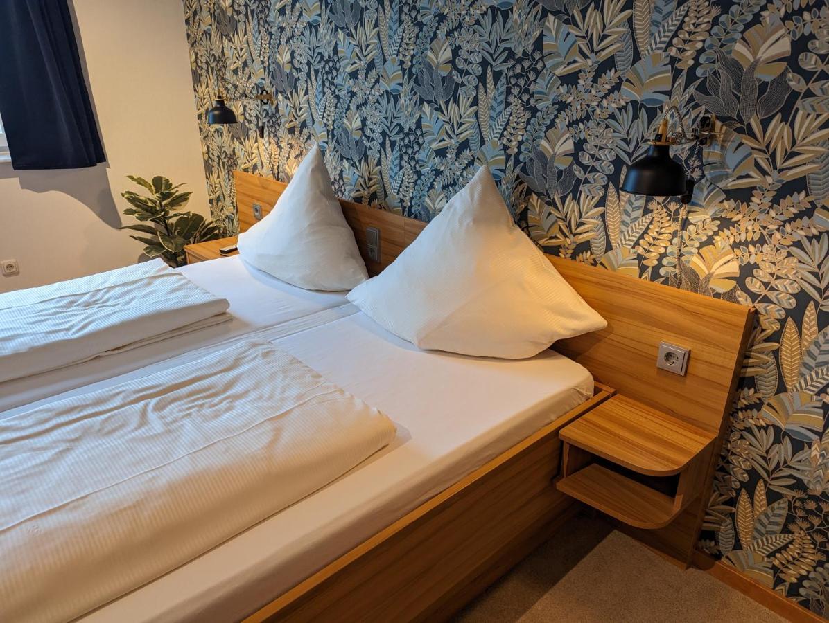 Paga - Parkgaststaette Hotel Ehrenburg ภายนอก รูปภาพ
