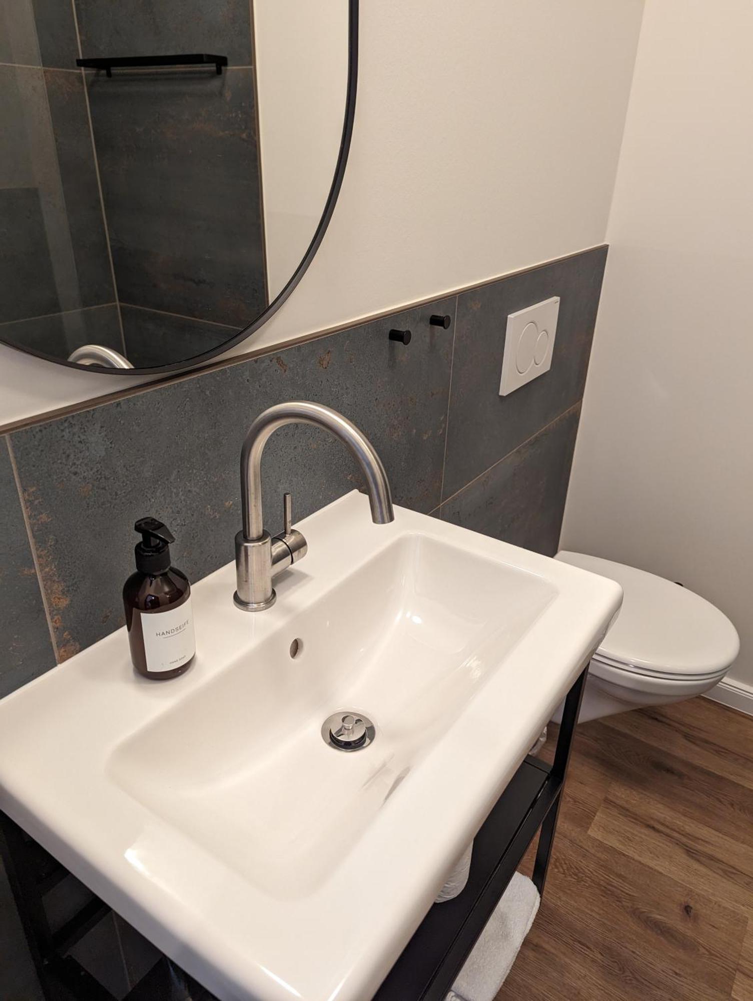 Paga - Parkgaststaette Hotel Ehrenburg ภายนอก รูปภาพ
